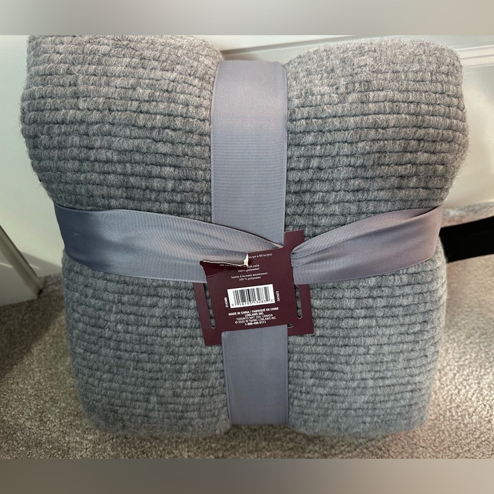 Life at Home Ribbed Sherpa Throw - Picture 2 of 3